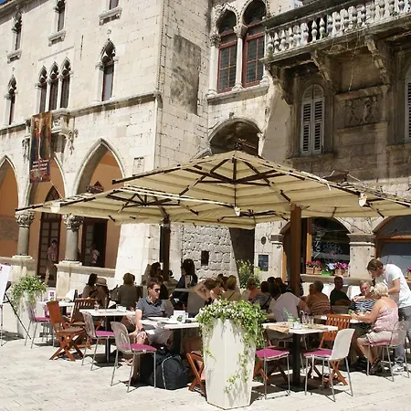 Mandika - One Bedroom *