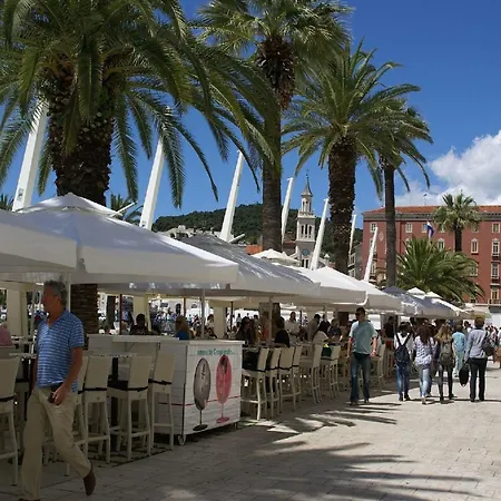 Mandika - One Bedroom Apartment *